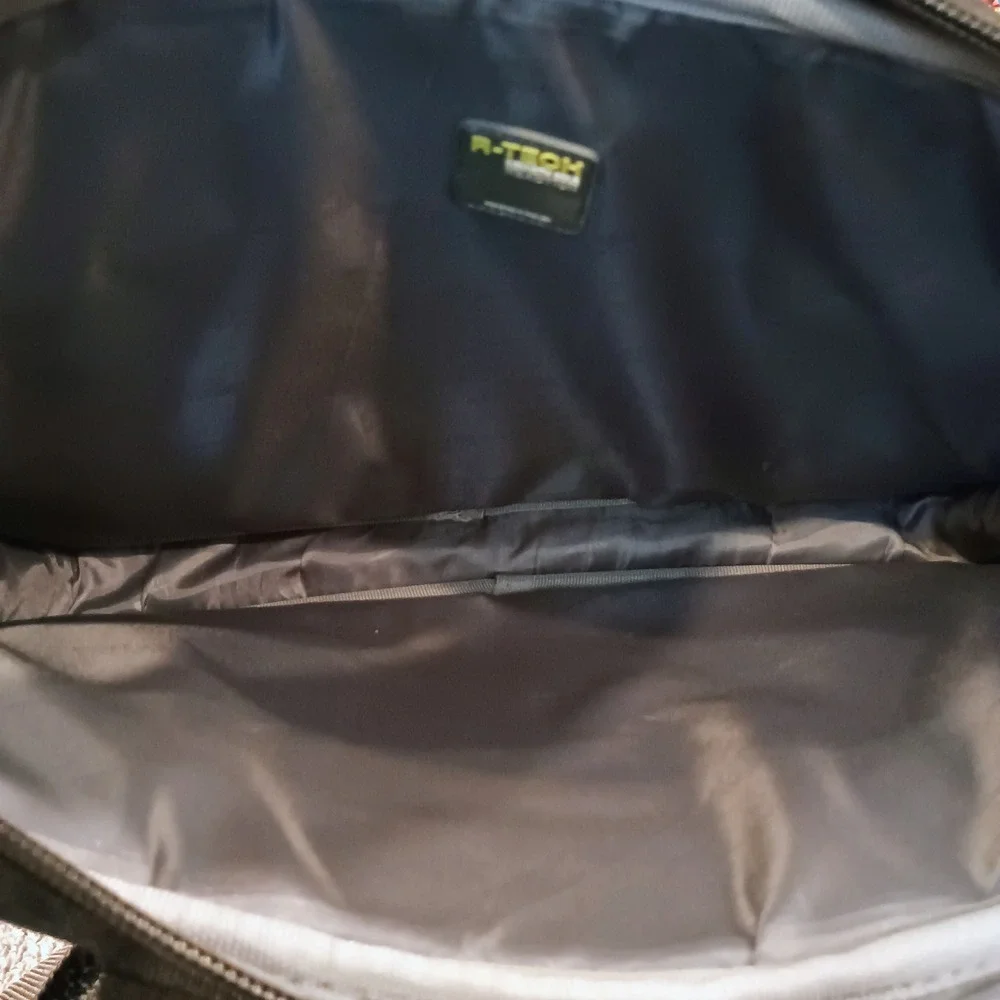 Kenneth Cole Reaction Black Laptop Messenger Bag R-Tech Briefcase Shoulder Strap